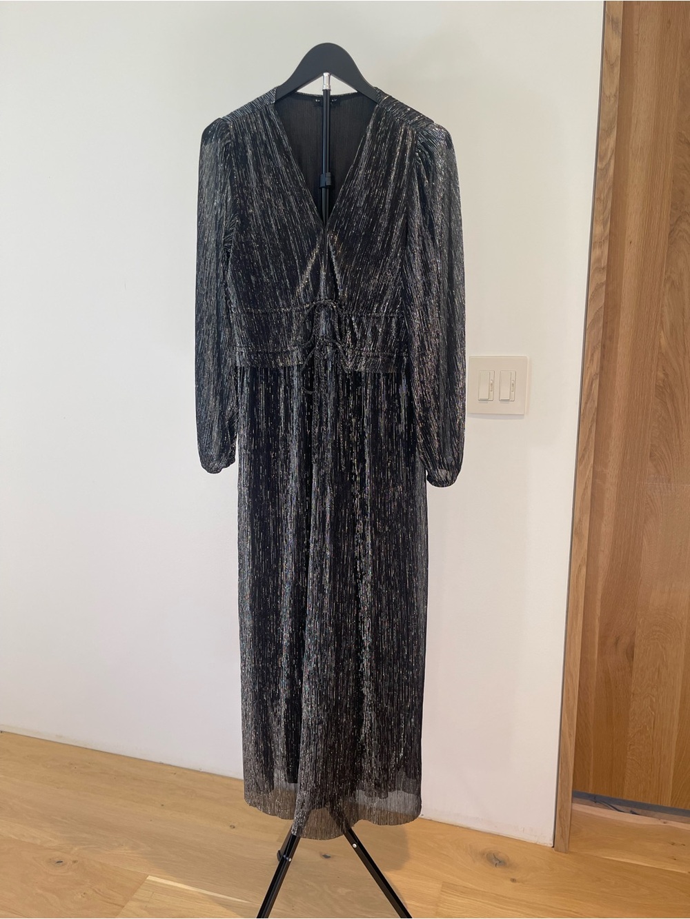Black Shimmery Long Sleeve V-Neck Maxi Dress